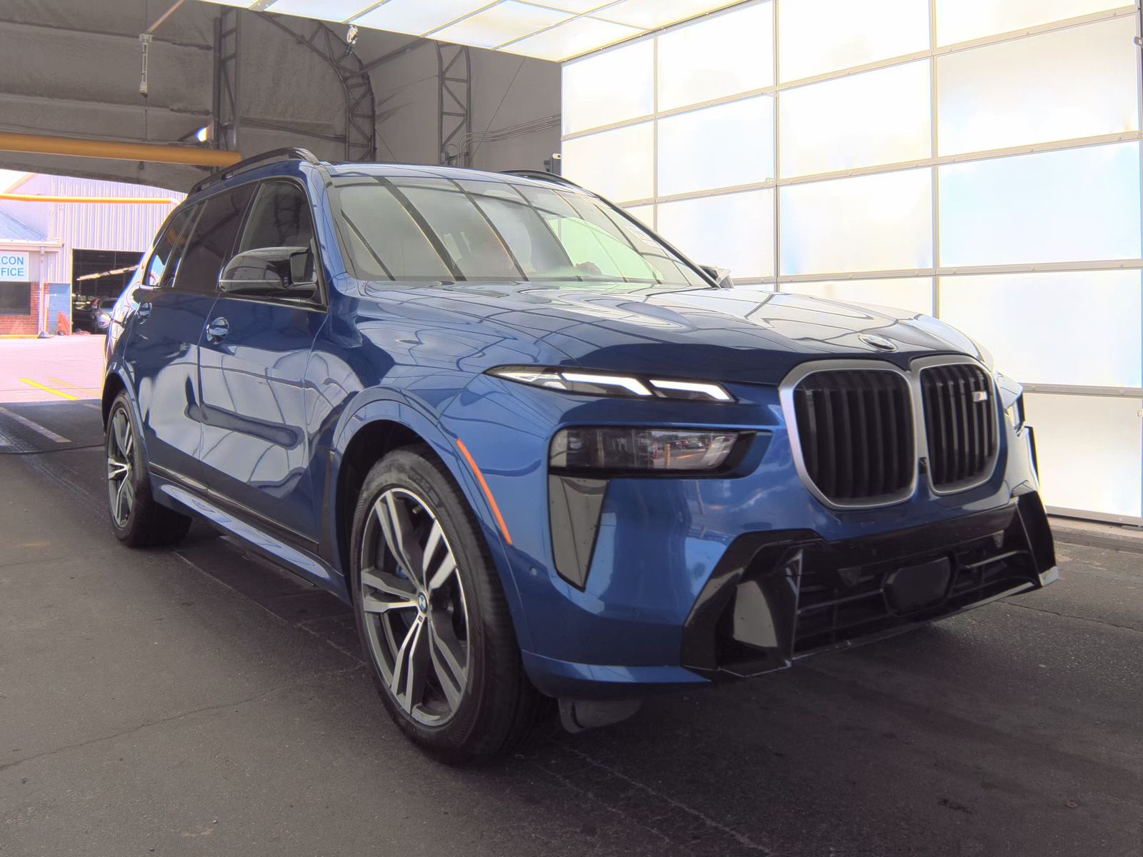 2024 BMW X7 M60i AWD