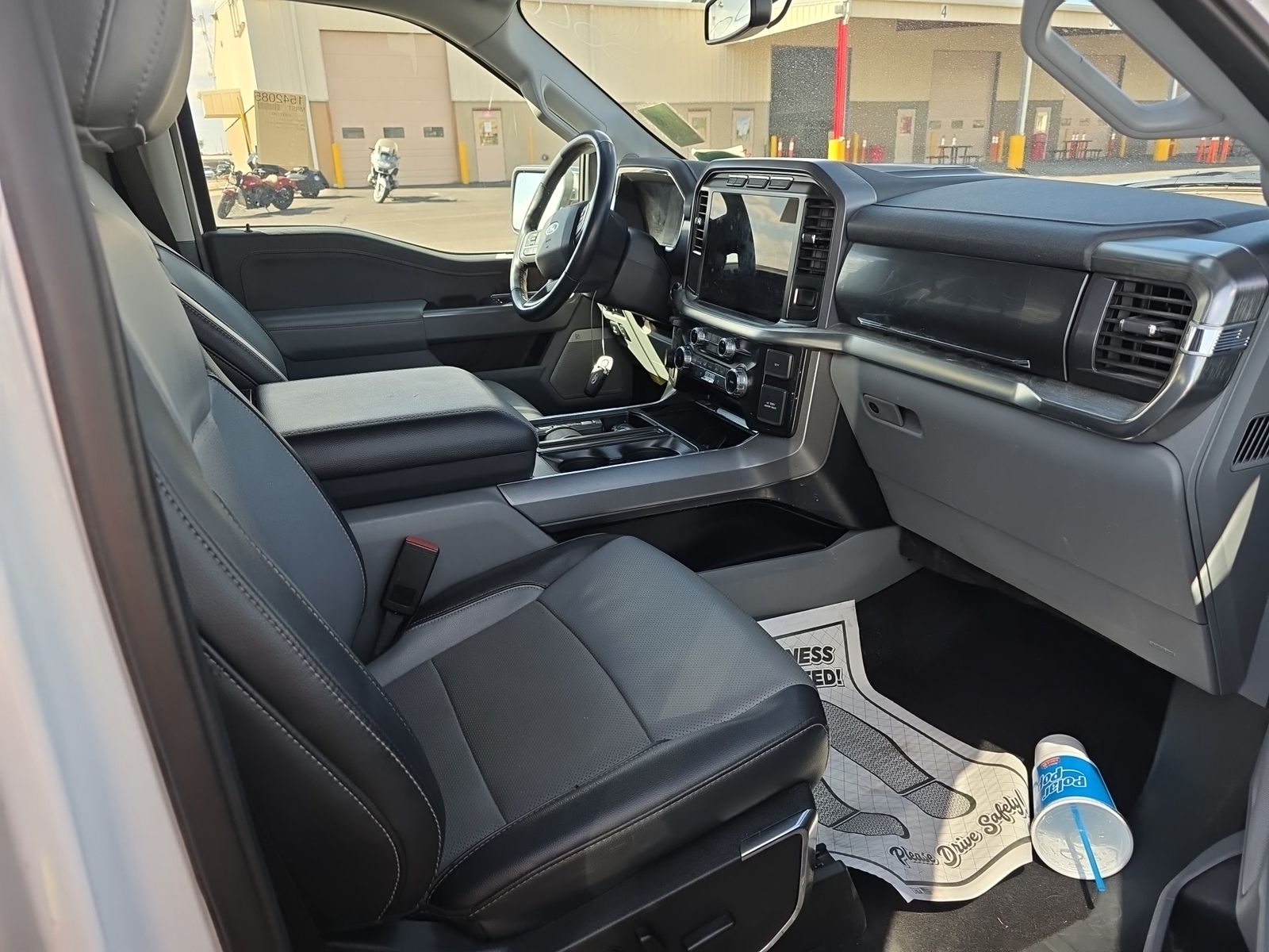 2023 Ford F-150 Lariat AWD