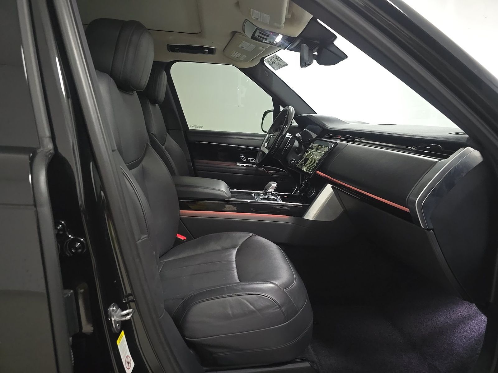 2023 Land Rover Range Rover SE FWD