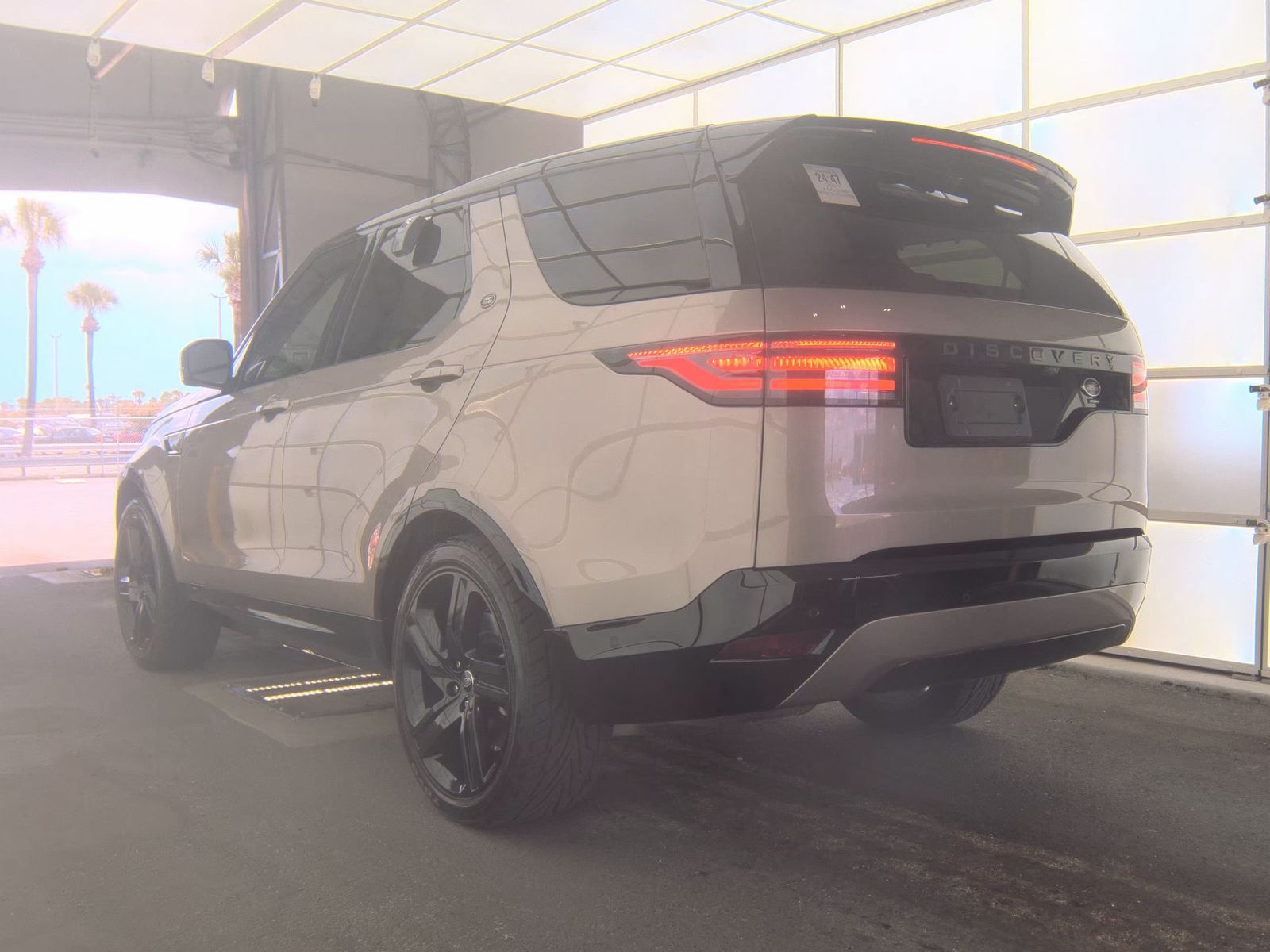 2021 Land Rover Discovery HSE R-Dynamic FWD