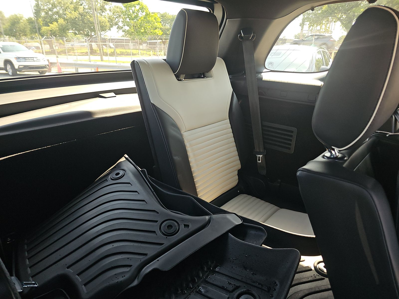 2021 Land Rover Discovery HSE R-Dynamic FWD