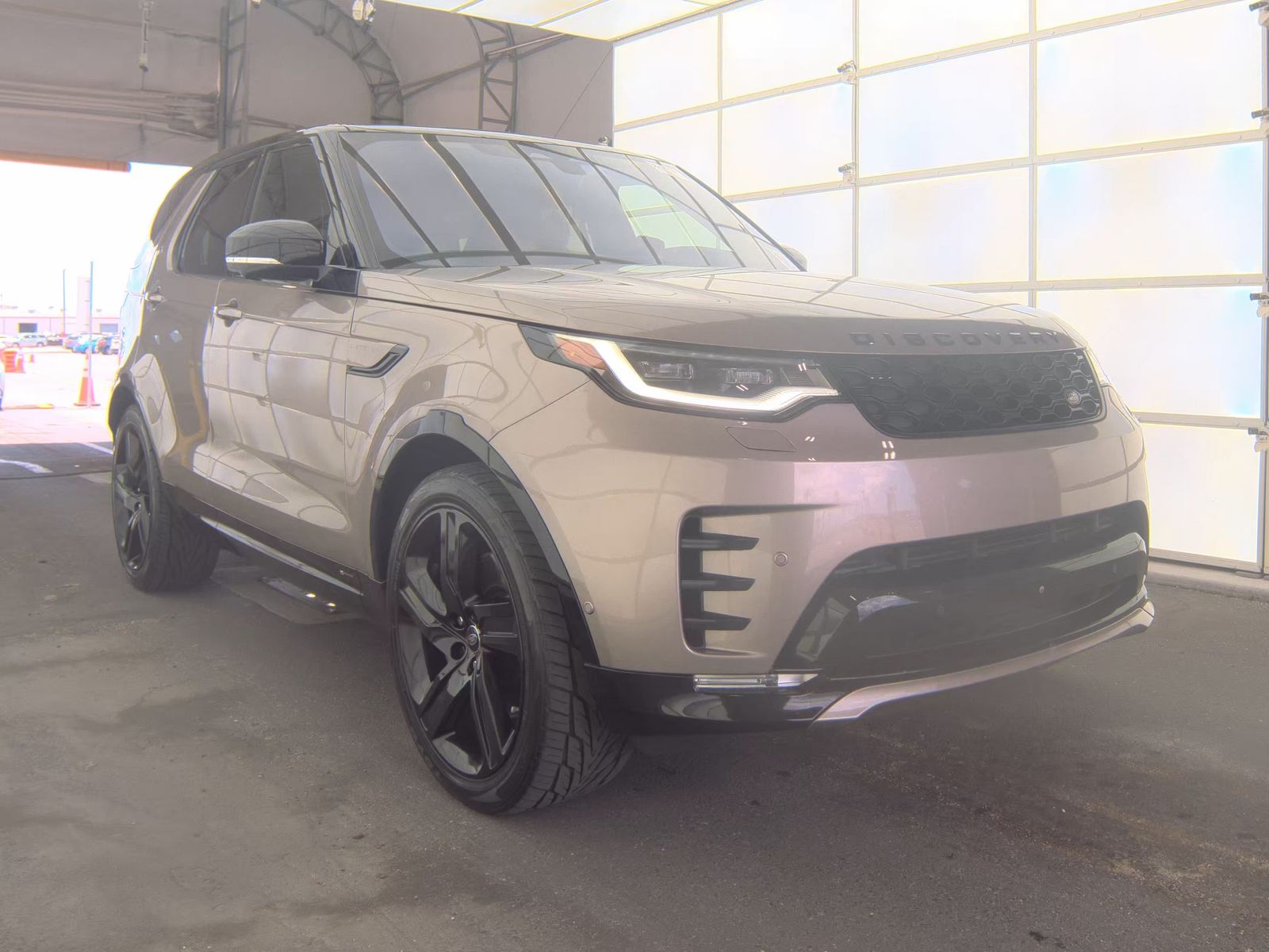 2021 Land Rover Discovery HSE R-Dynamic FWD