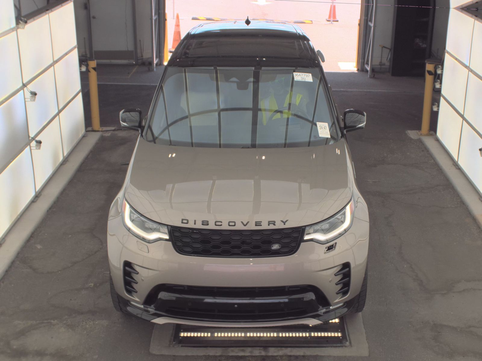 2021 Land Rover Discovery HSE R-Dynamic FWD