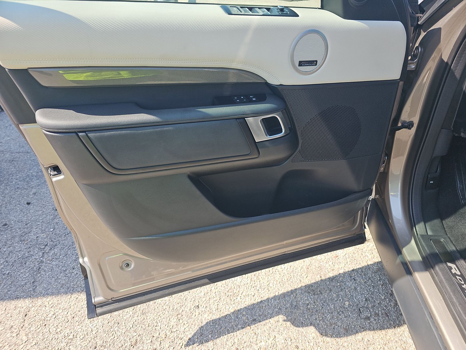 2021 Land Rover Discovery HSE R-Dynamic FWD