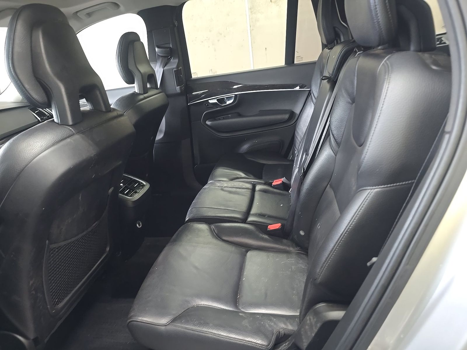 2018 Volvo XC90 T6 Momentum AWD