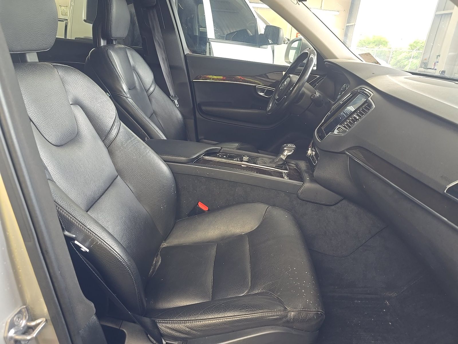 2018 Volvo XC90 T6 Momentum AWD