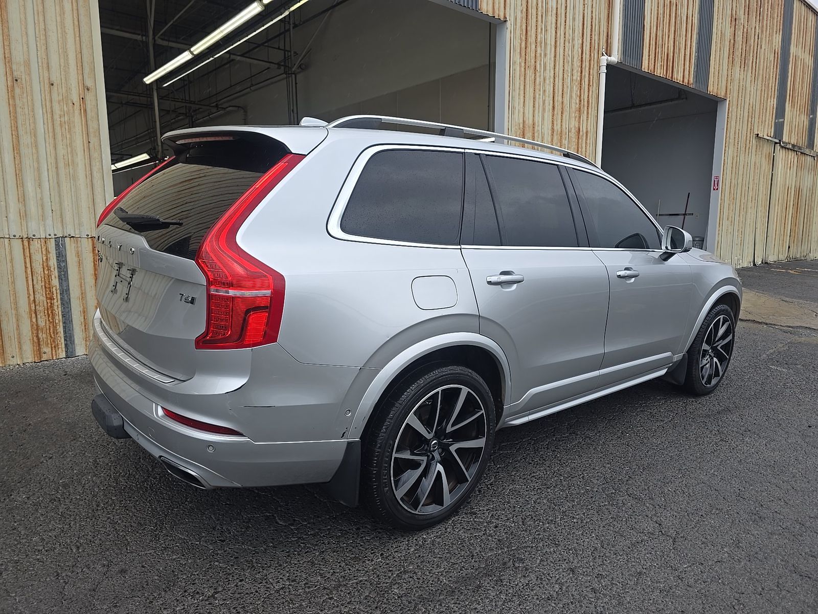 2018 Volvo XC90 T6 Momentum AWD