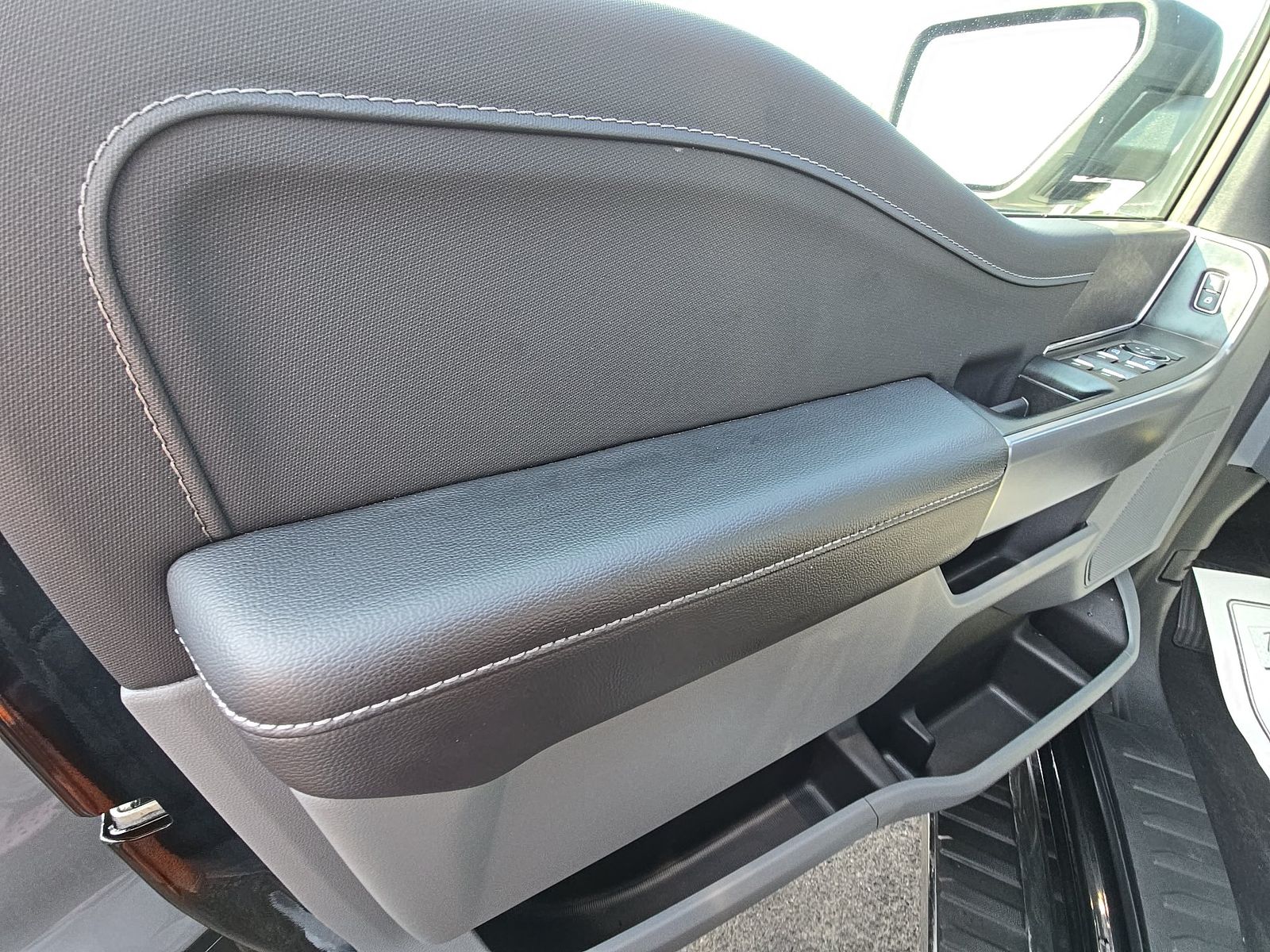 2025 Ford F-150 Hybrid XLT AWD