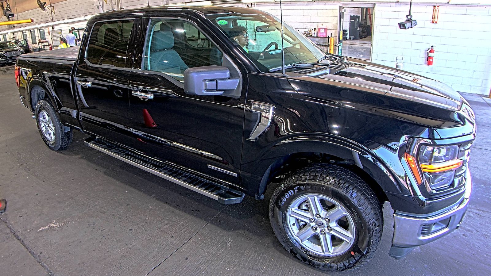2025 Ford F-150 Hybrid XLT AWD