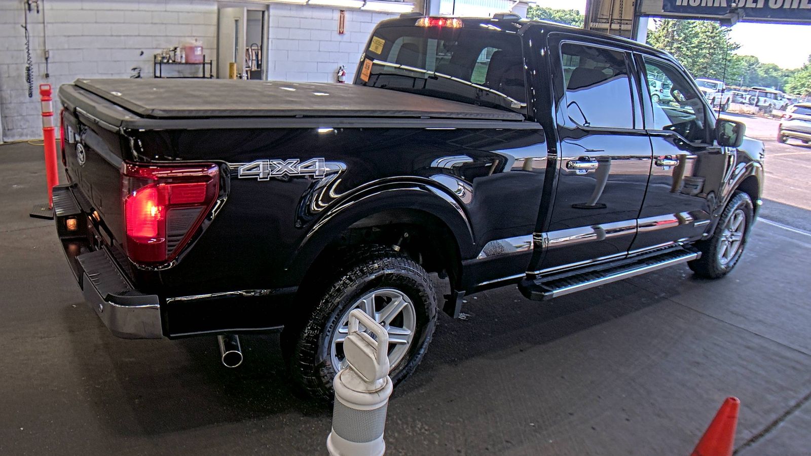 2025 Ford F-150 Hybrid XLT AWD