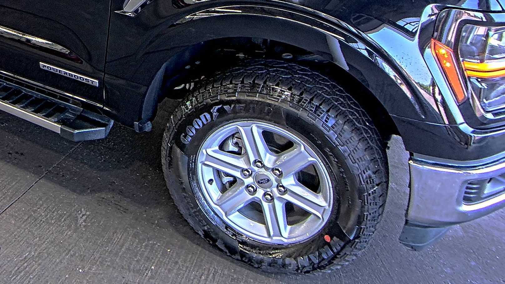2025 Ford F-150 Hybrid XLT AWD