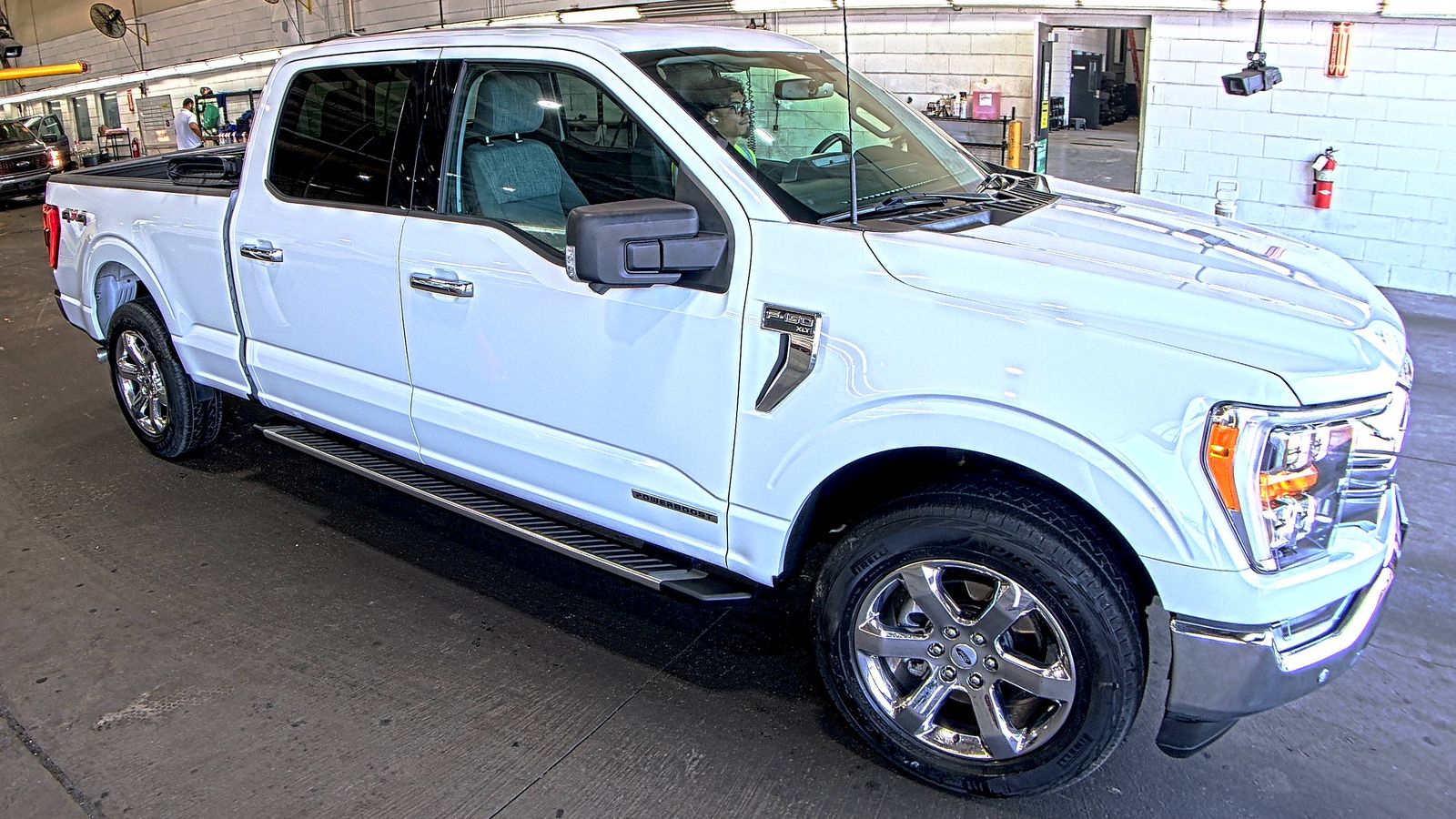 2023 Ford F-150 Hybrid XLT AWD