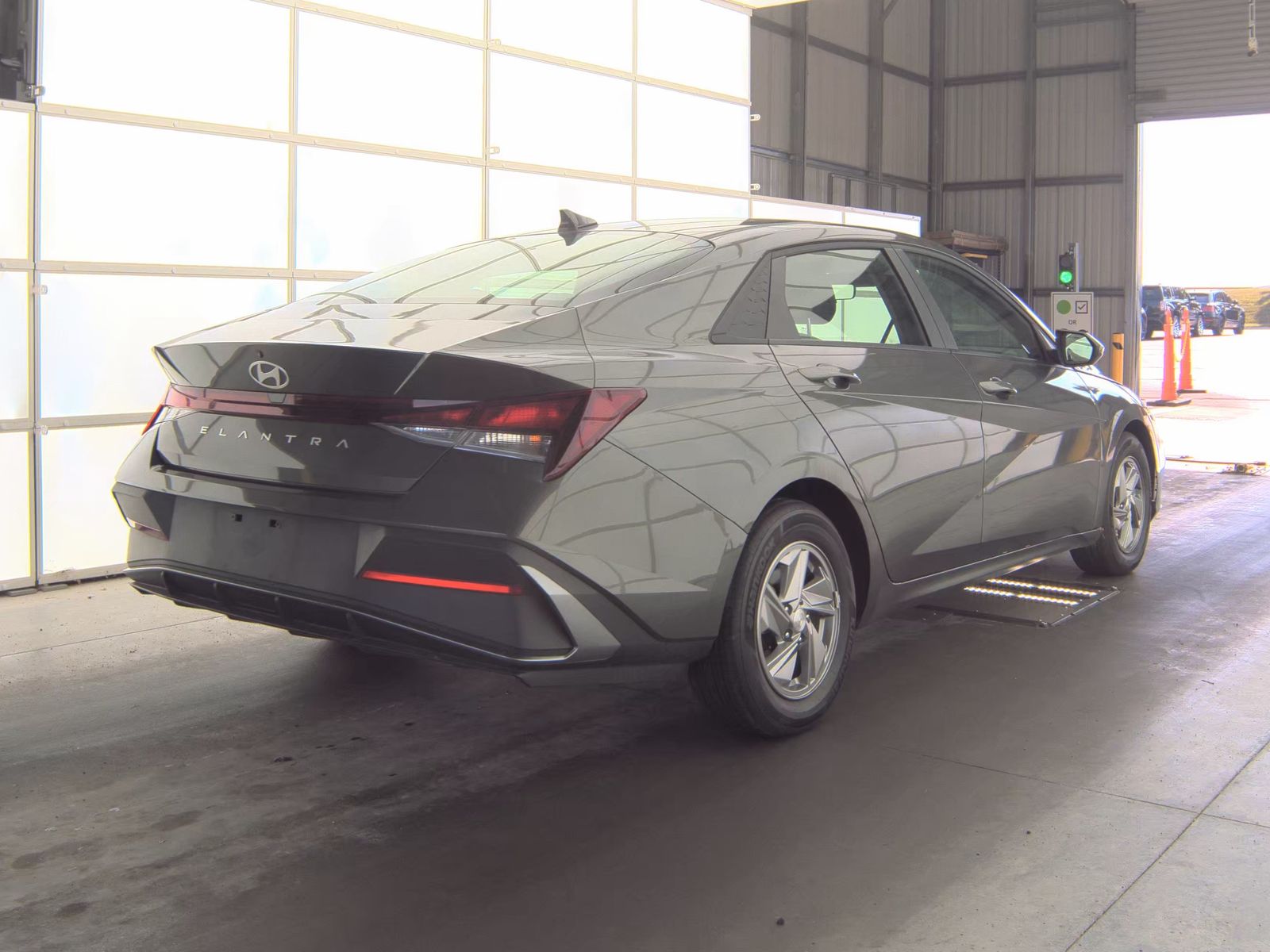 2025 Hyundai Elantra SE FWD