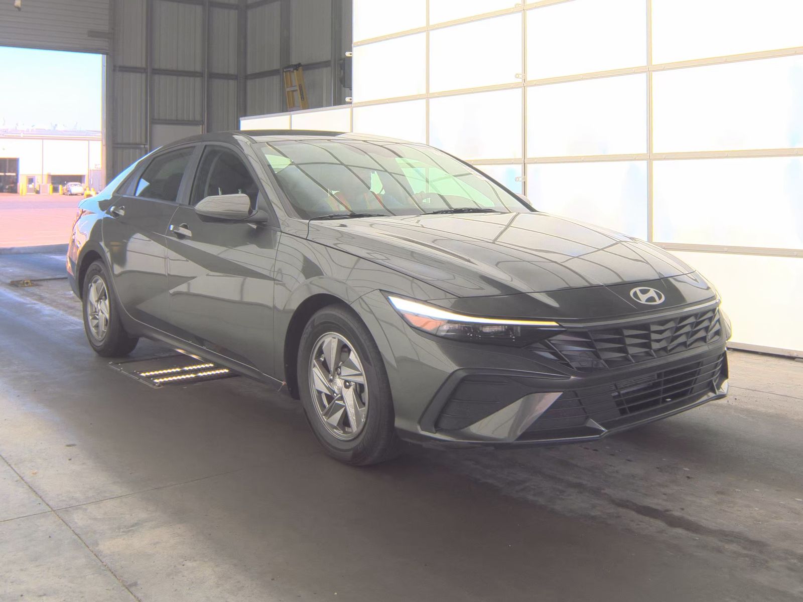 2025 Hyundai Elantra SE FWD