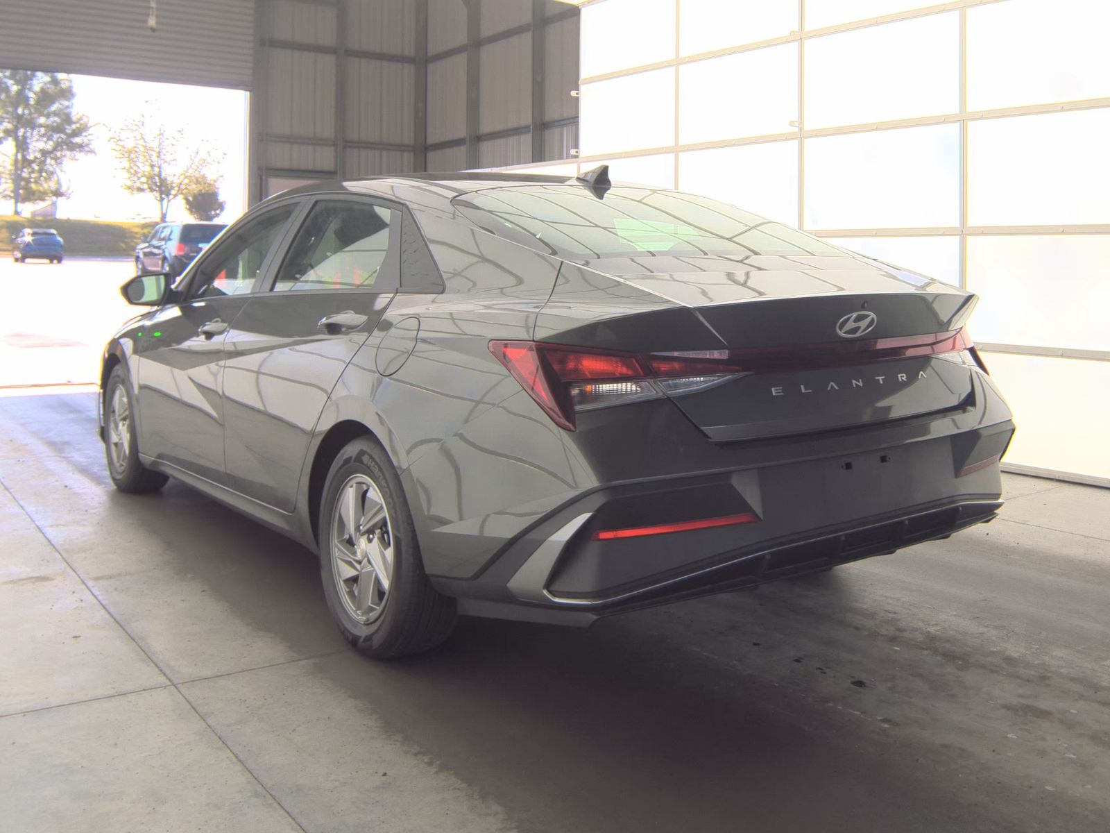 2025 Hyundai Elantra SE FWD