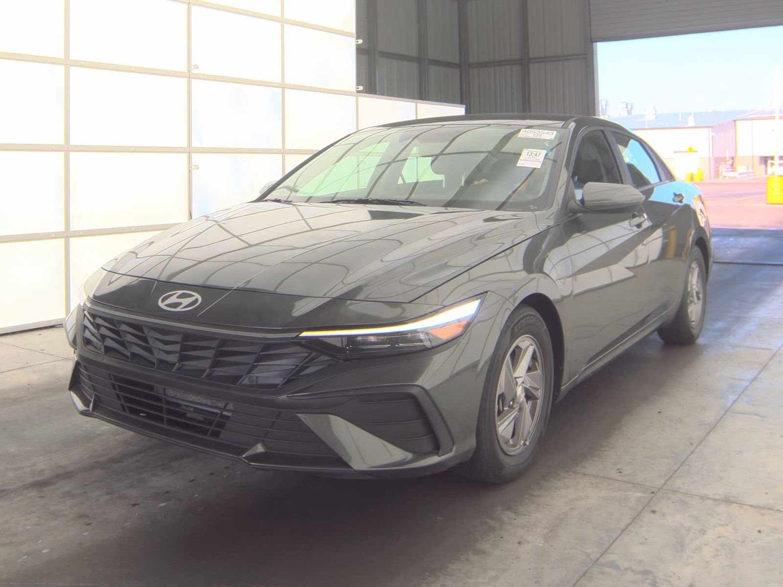 2025 Hyundai Elantra SE FWD