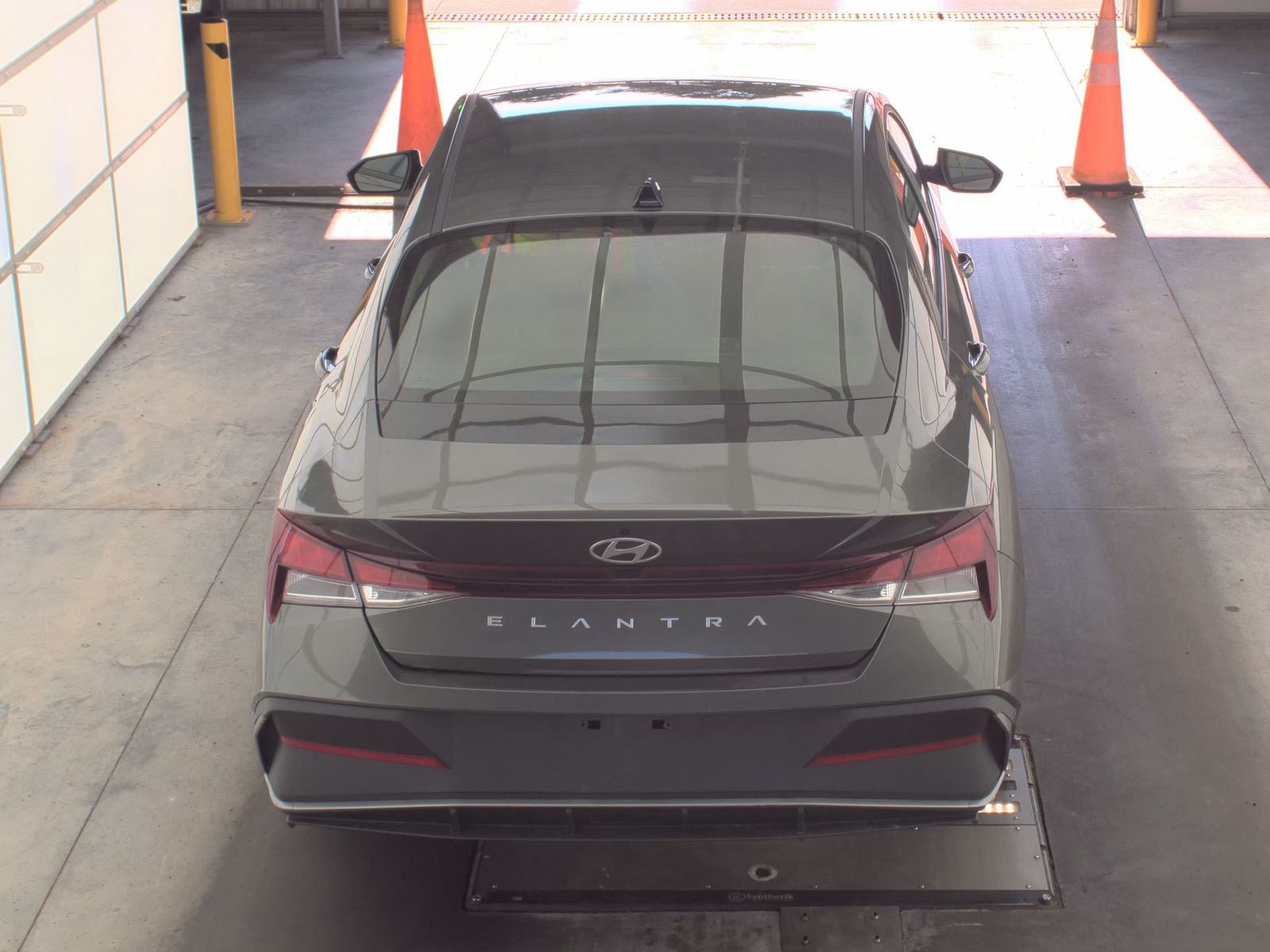2025 Hyundai Elantra SE FWD