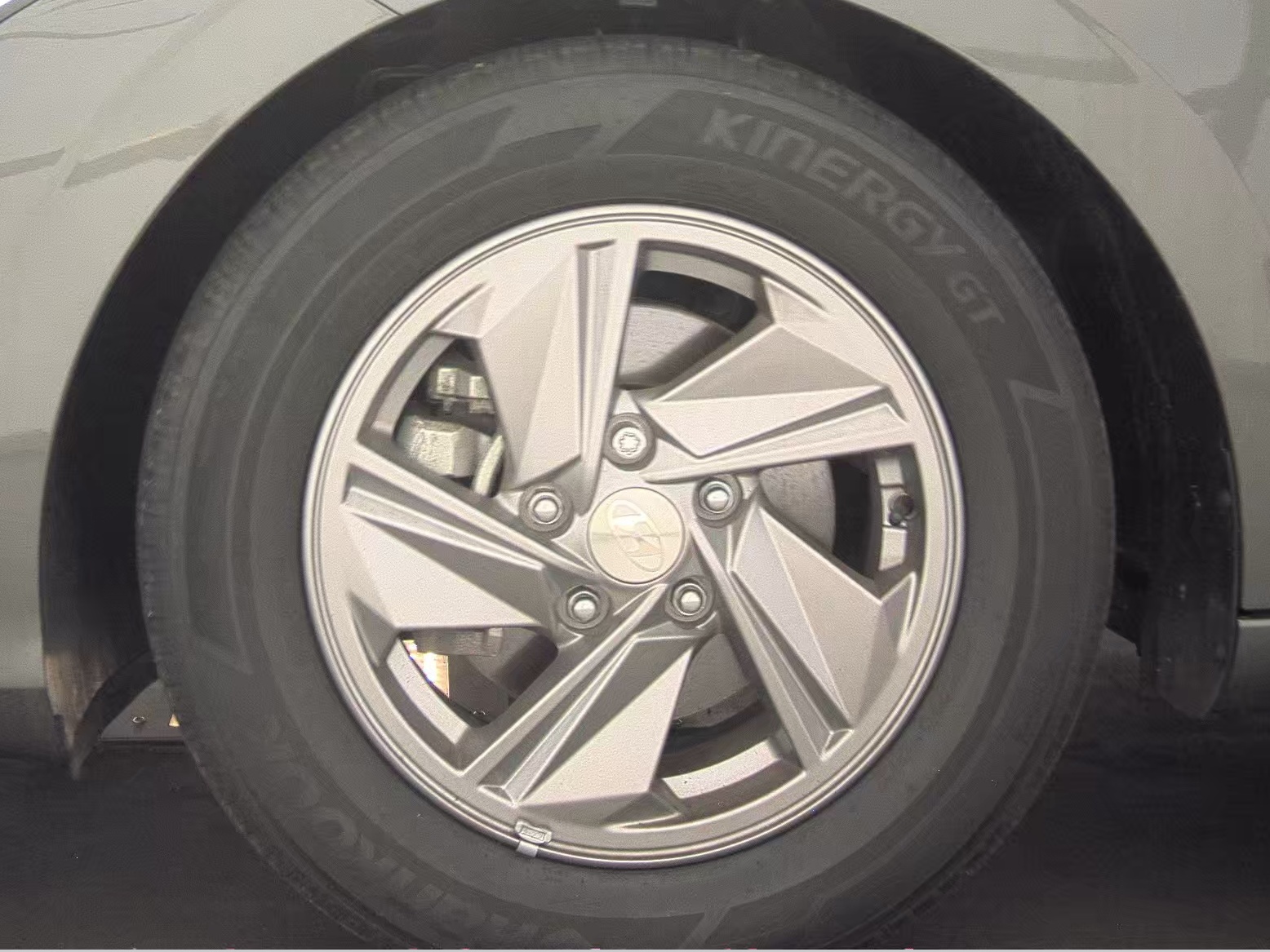 2025 Hyundai Elantra SE FWD