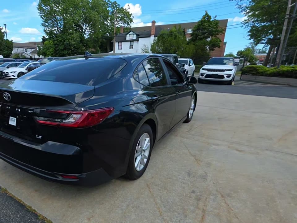 2025 Toyota Camry LE FWD