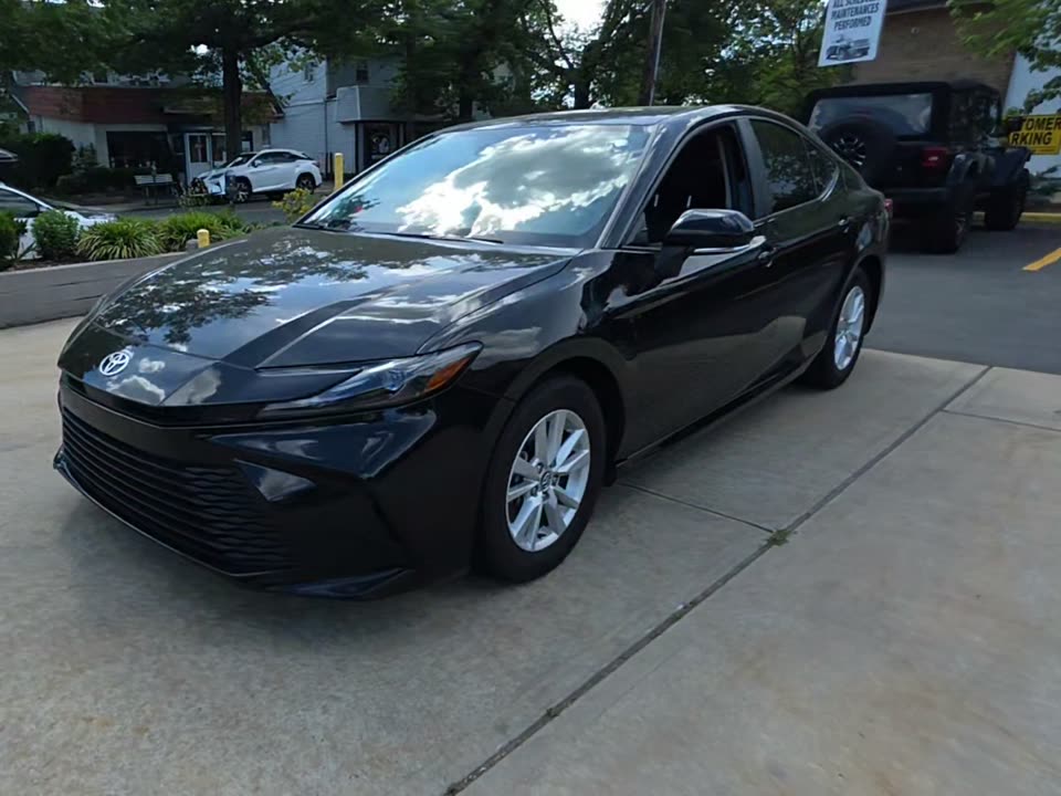 2025 Toyota Camry LE FWD