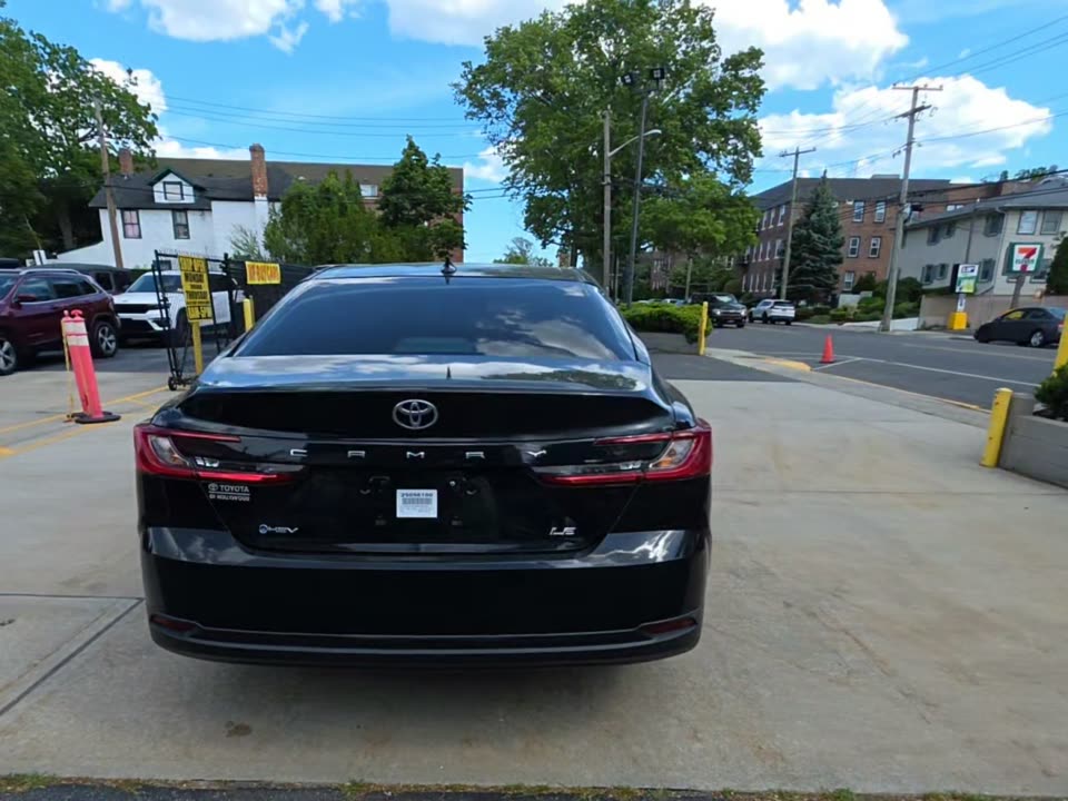 2025 Toyota Camry LE FWD