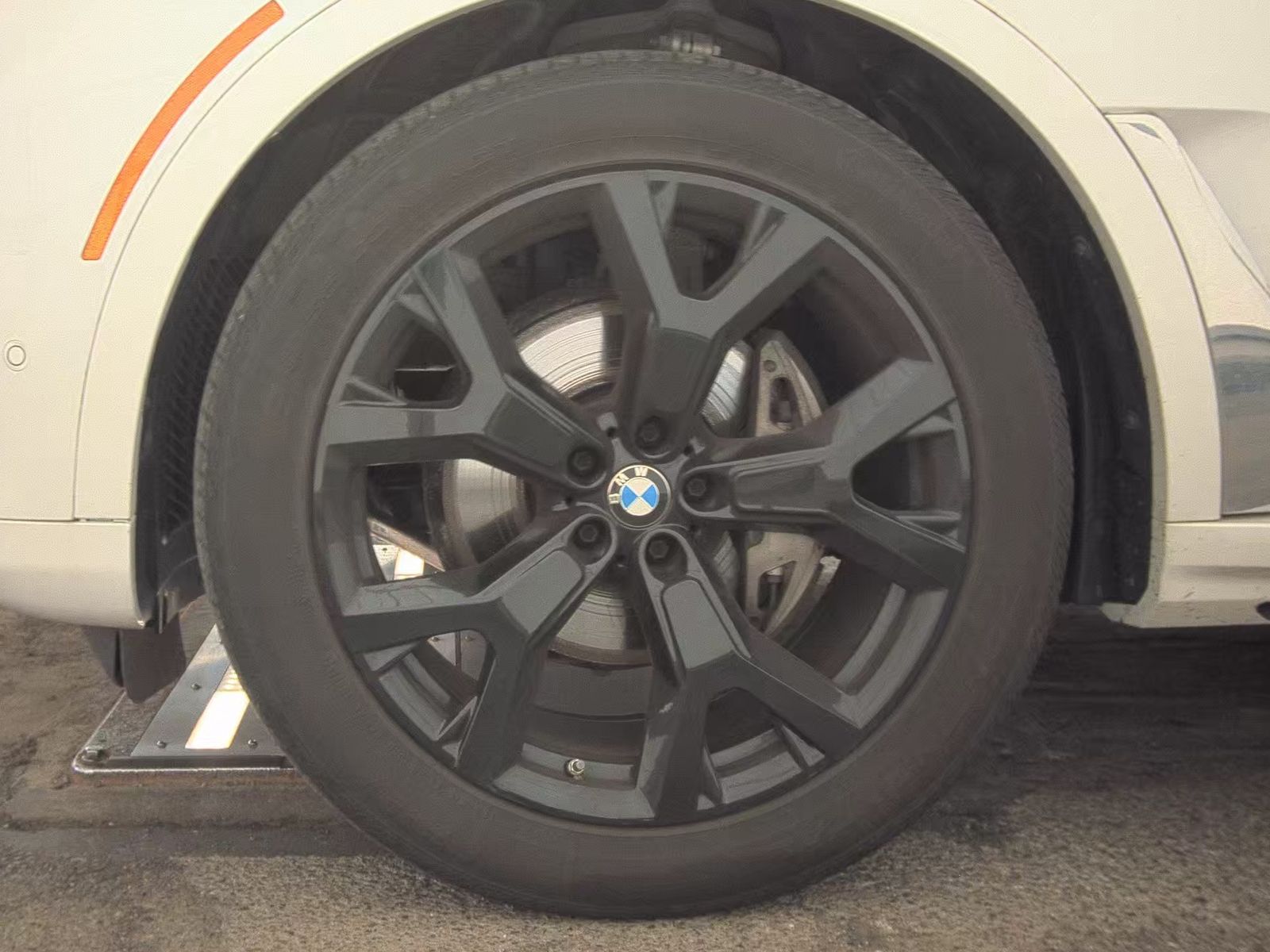 2022 BMW X7 xDrive40i AWD