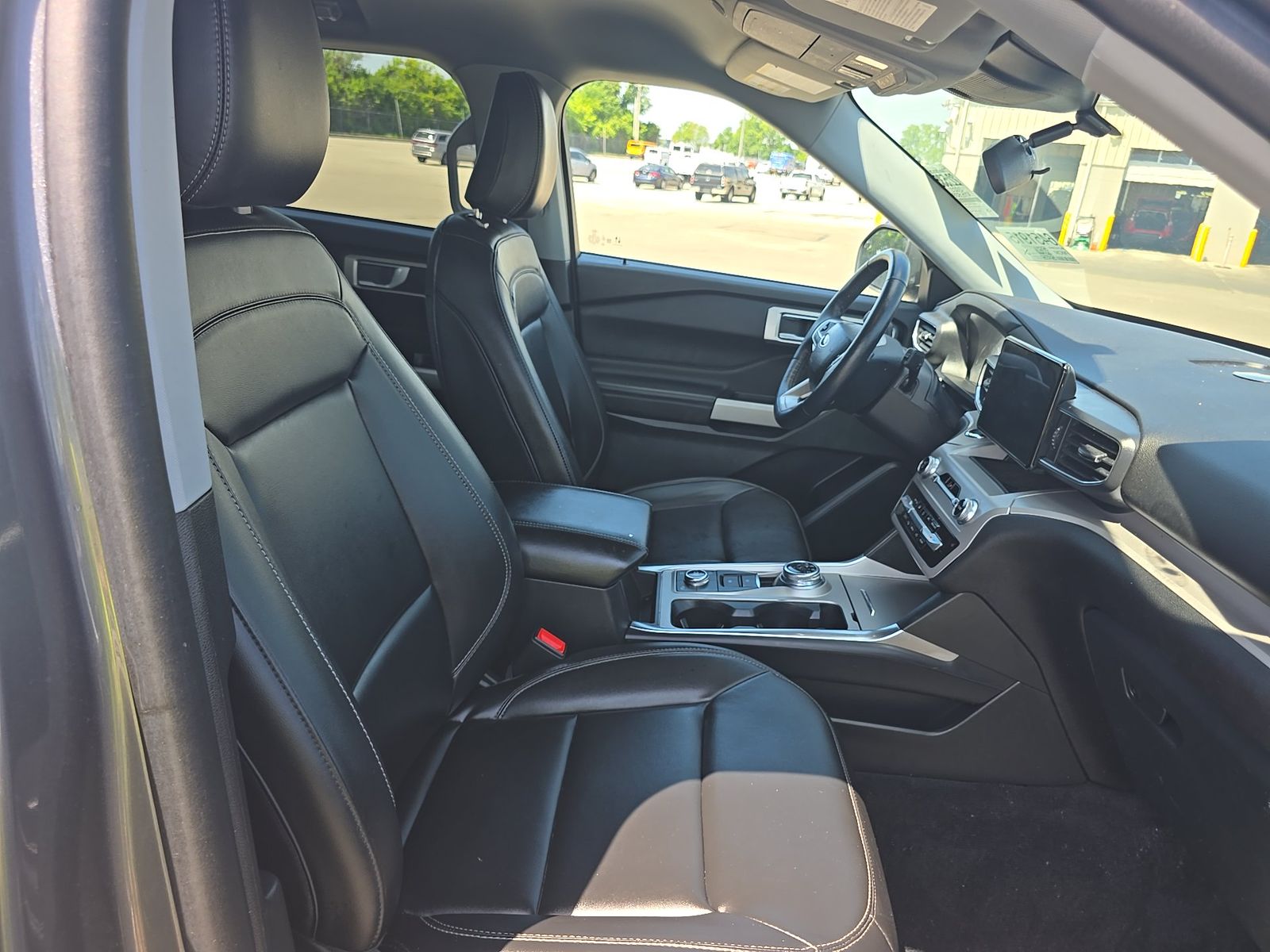 2023 Ford Explorer XLT AWD
