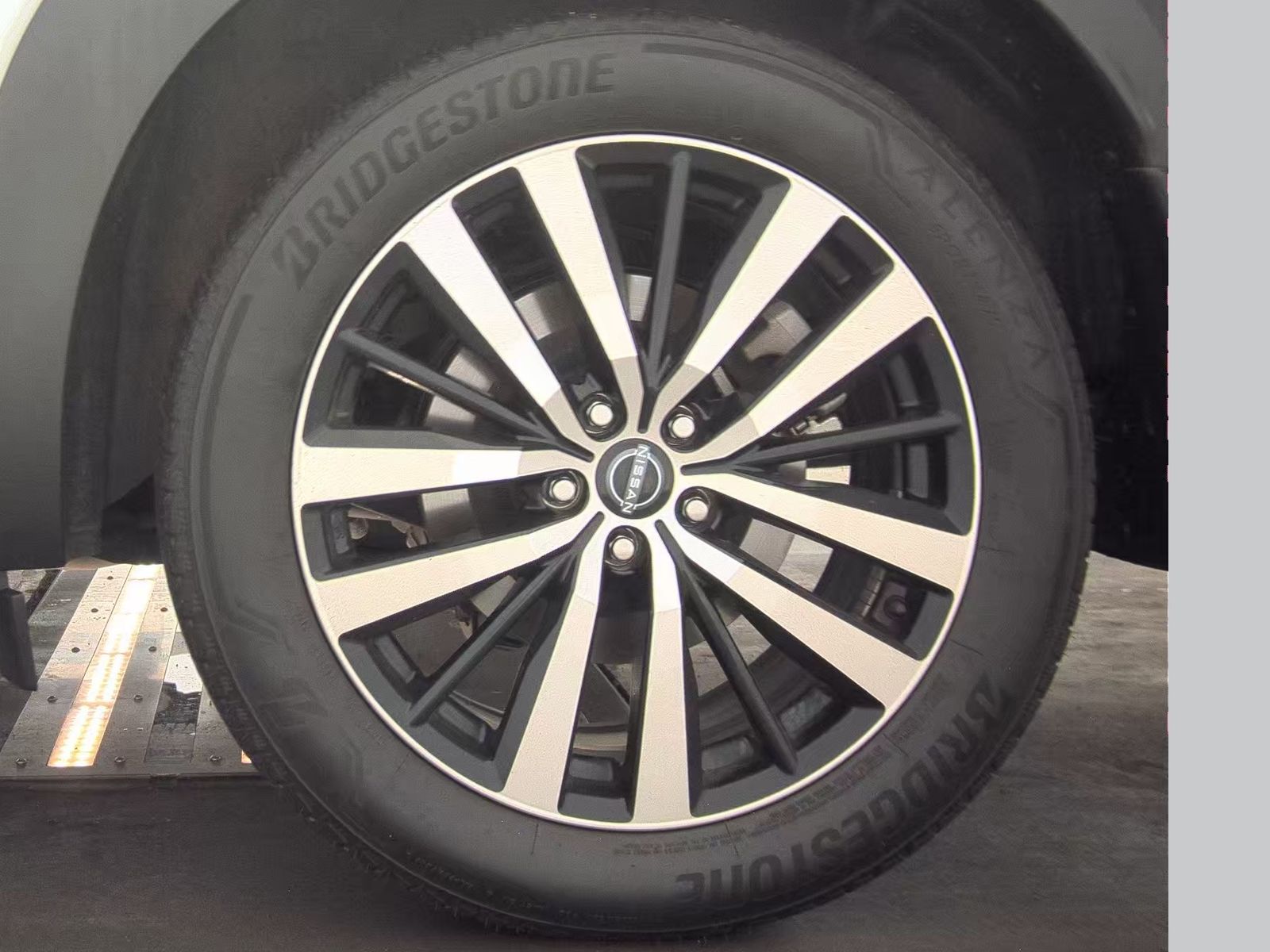 2025 Nissan Pathfinder Platinum AWD