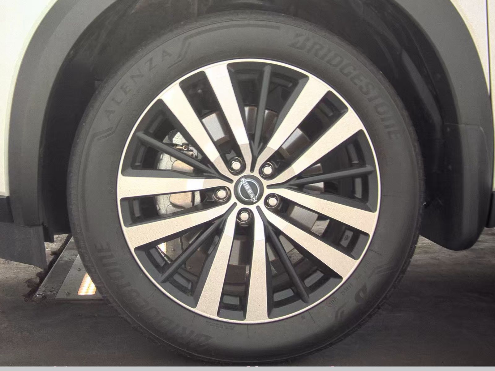 2025 Nissan Pathfinder Platinum AWD