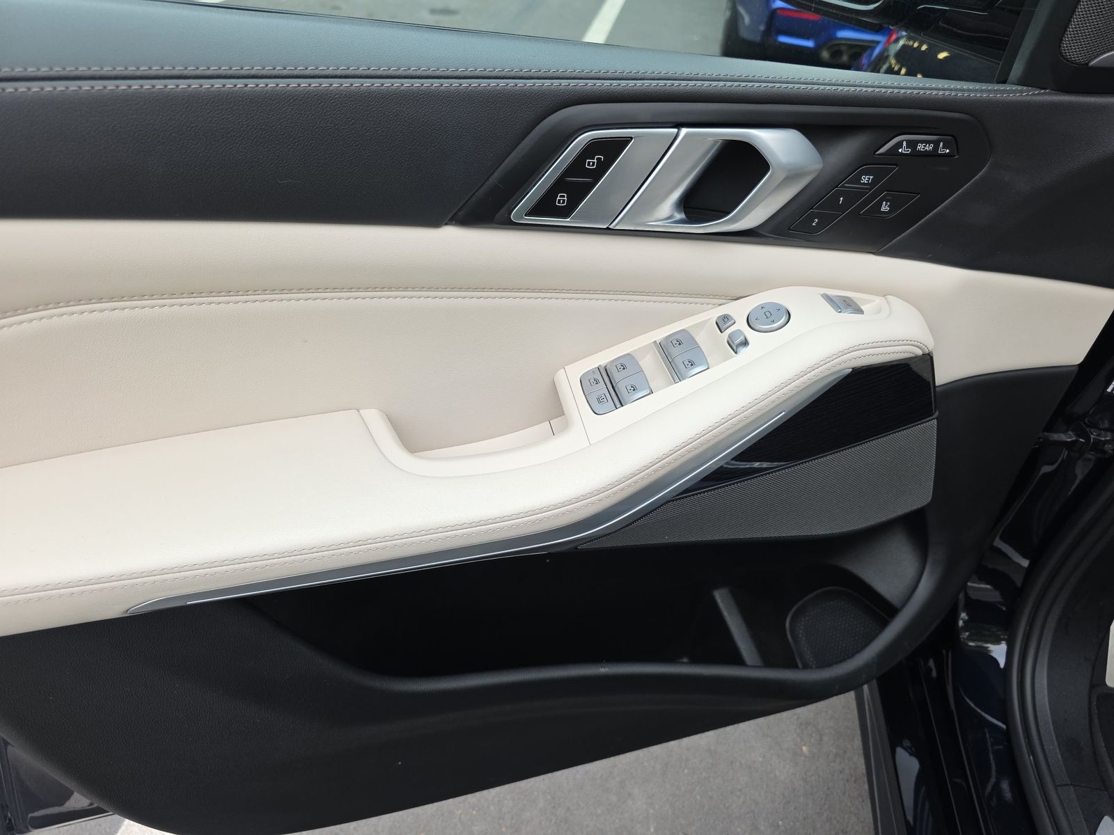 2023 BMW X7 xDrive40i AWD