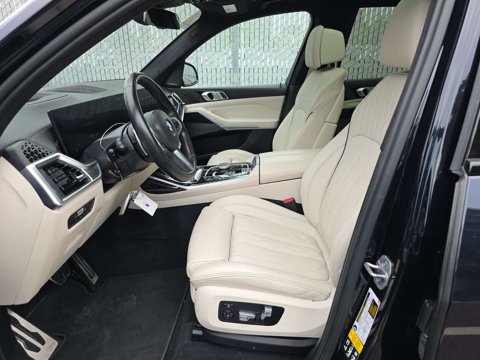 2023 BMW X7 xDrive40i AWD
