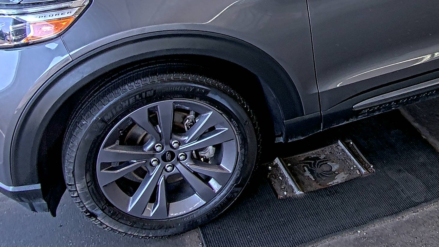 2023 Ford Explorer XLT AWD