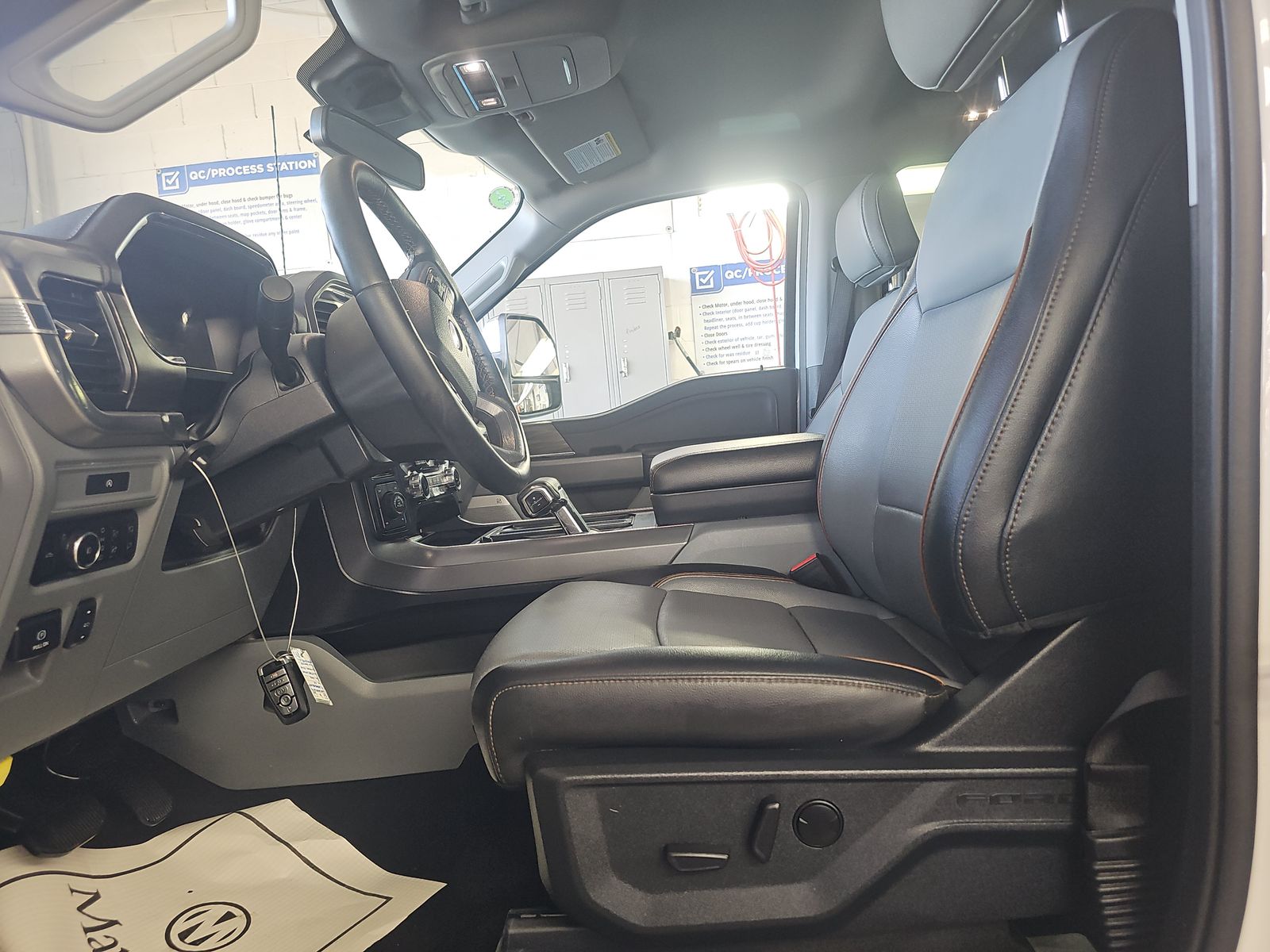 2025 Ford F-150 Lariat AWD