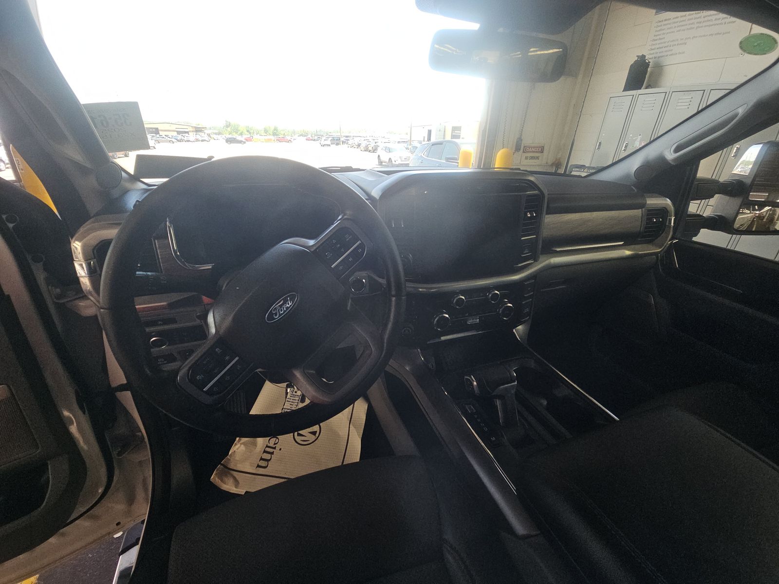 2025 Ford F-150 Lariat AWD