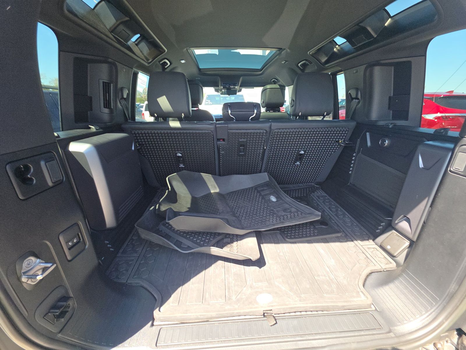 2023 Land Rover Defender 110 V8 FWD