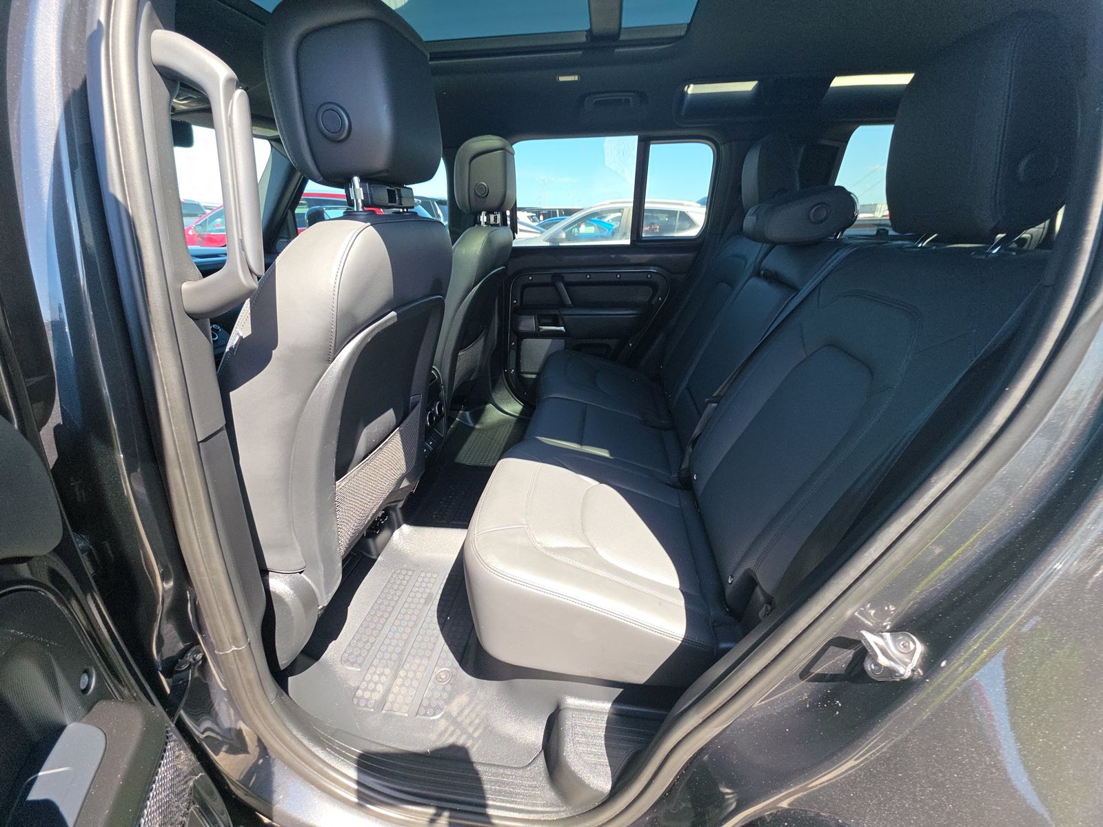 2023 Land Rover Defender 110 V8 FWD