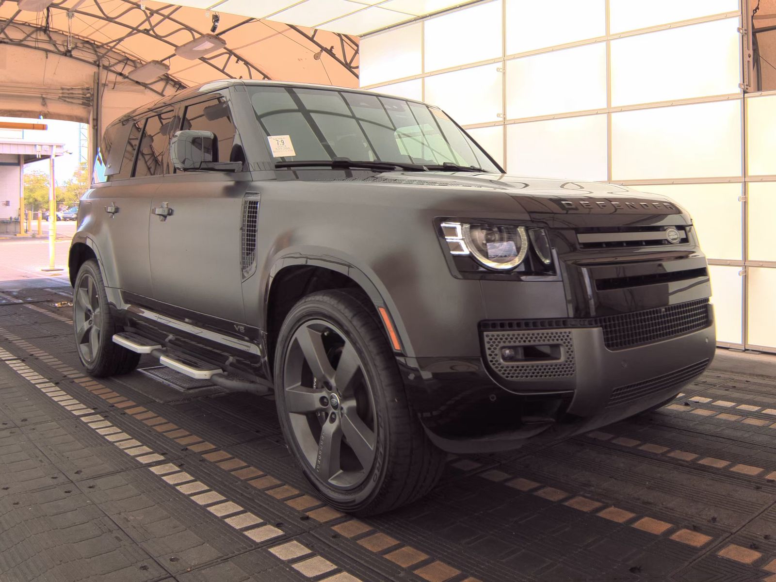 2023 Land Rover Defender 110 V8 FWD