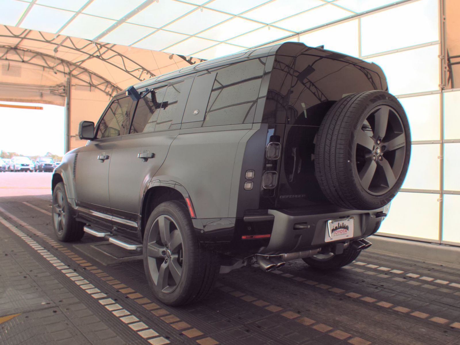 2023 Land Rover Defender 110 V8 FWD
