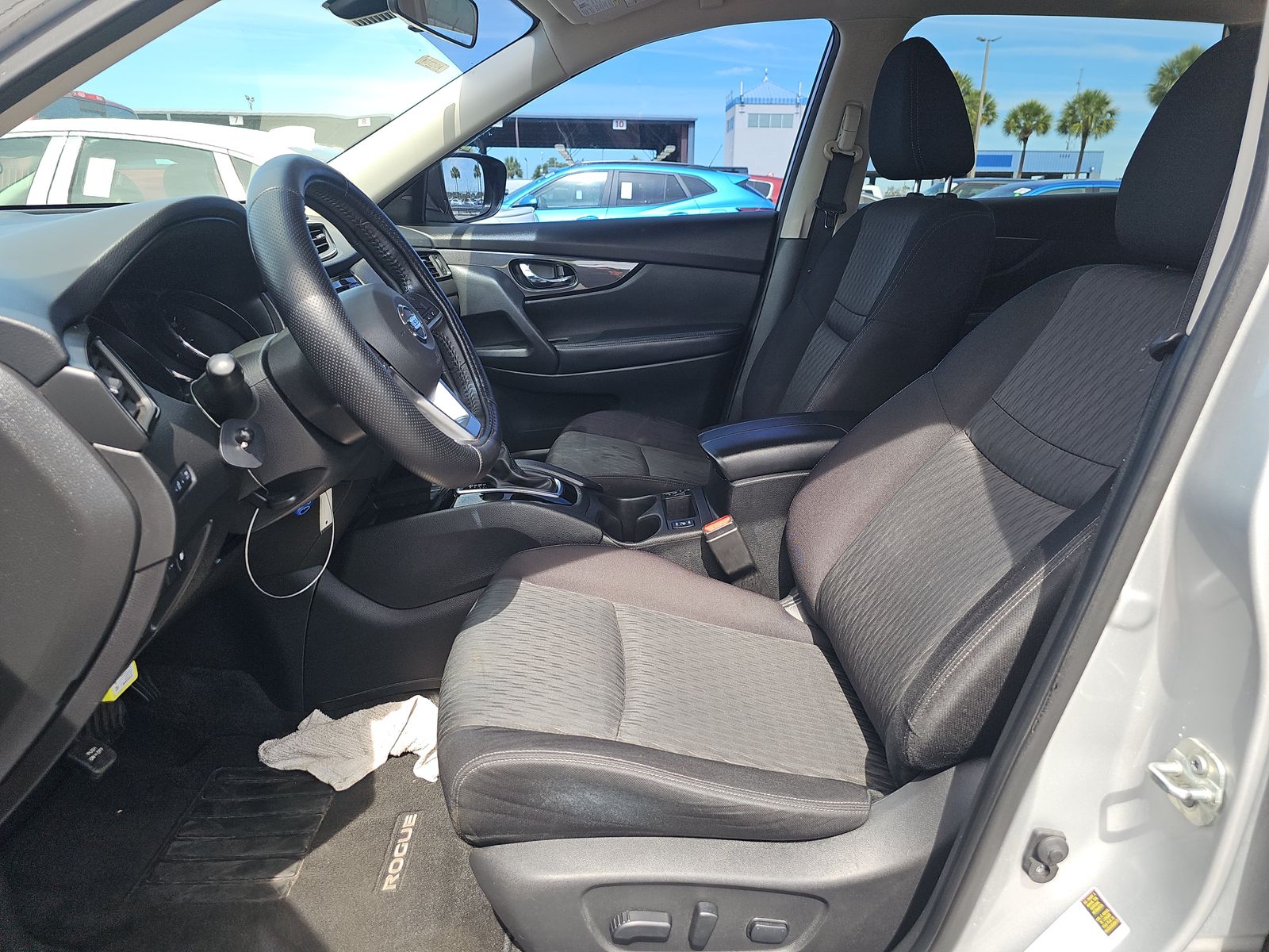 2020 Nissan Rogue SV FWD