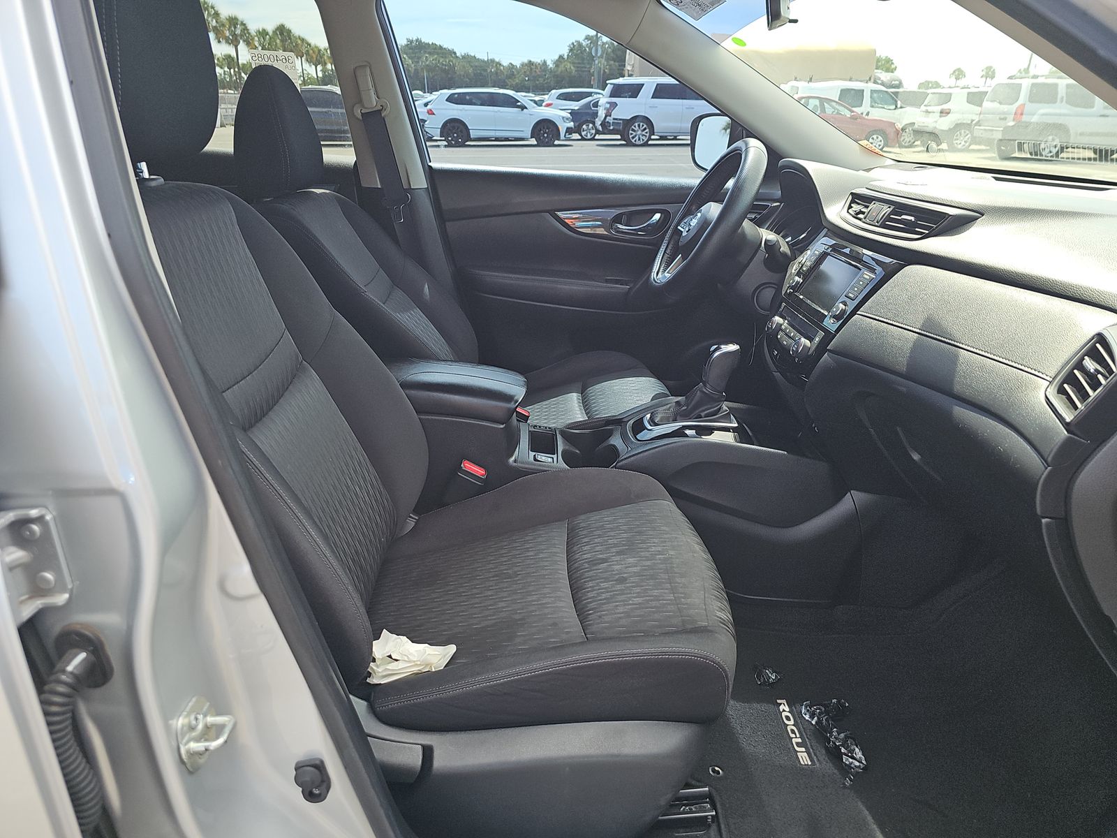 2020 Nissan Rogue SV FWD