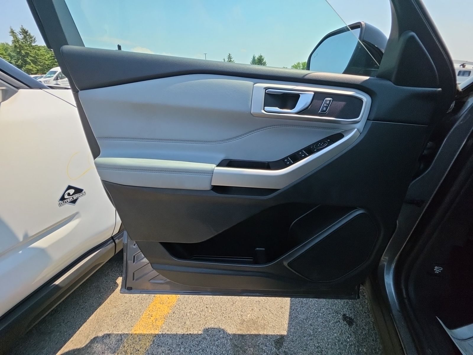 2023 Ford Explorer XLT AWD