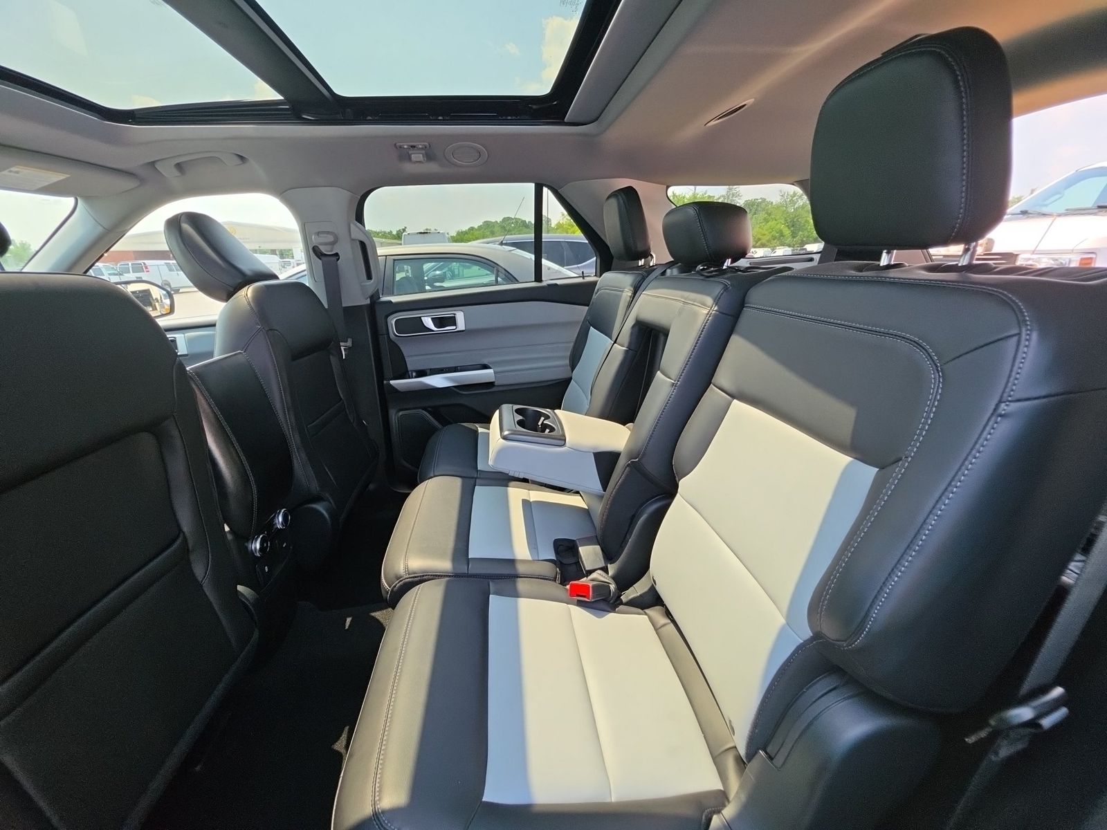 2023 Ford Explorer XLT AWD
