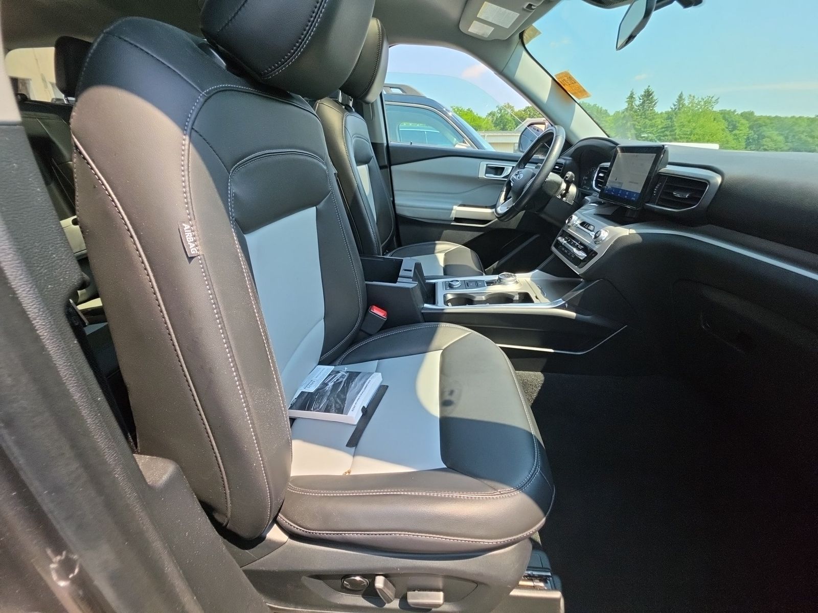 2023 Ford Explorer XLT AWD