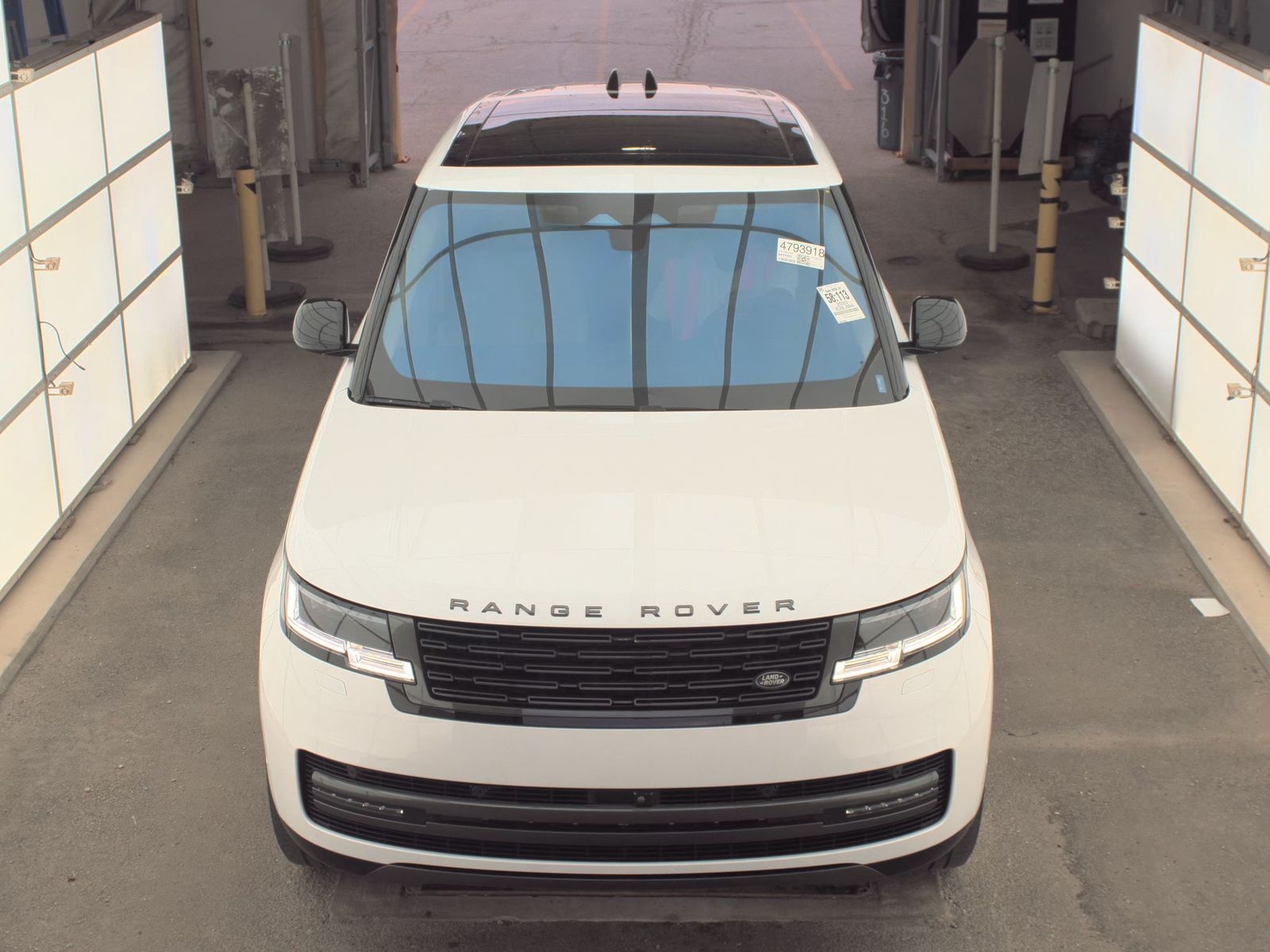 2023 Land Rover Range Rover SE FWD