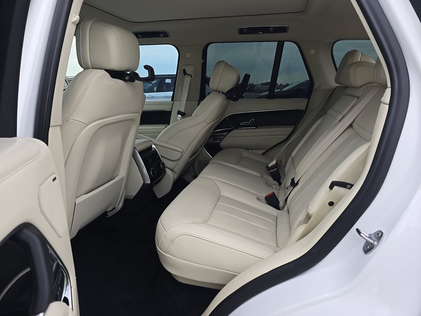 2023 Land Rover Range Rover SE FWD