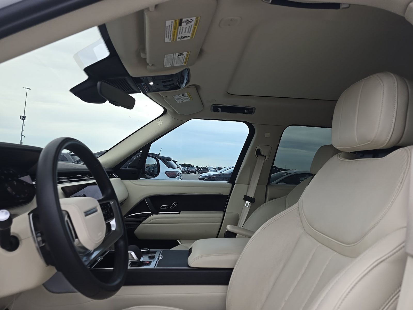 2023 Land Rover Range Rover SE FWD