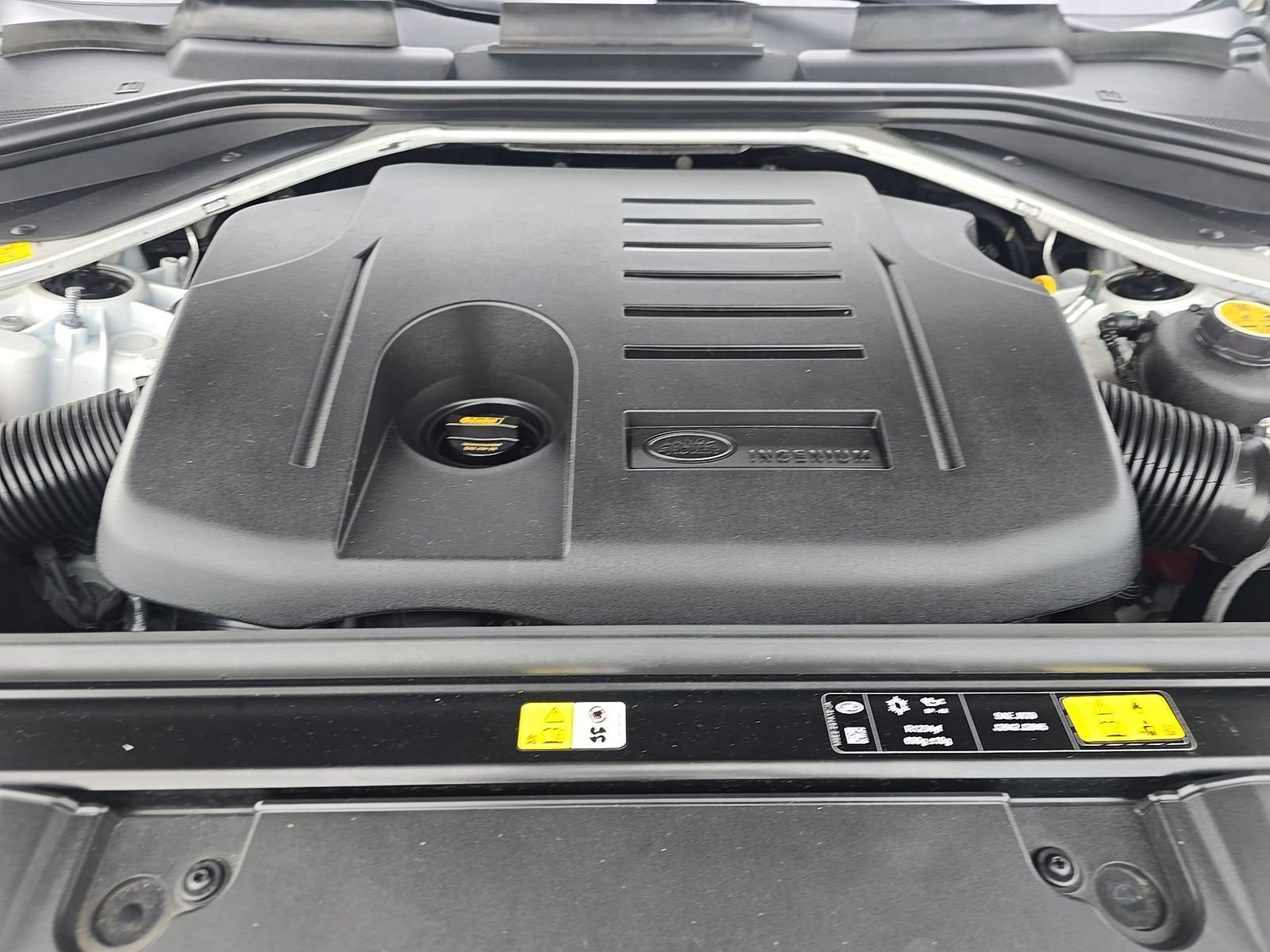 2023 Land Rover Range Rover SE FWD