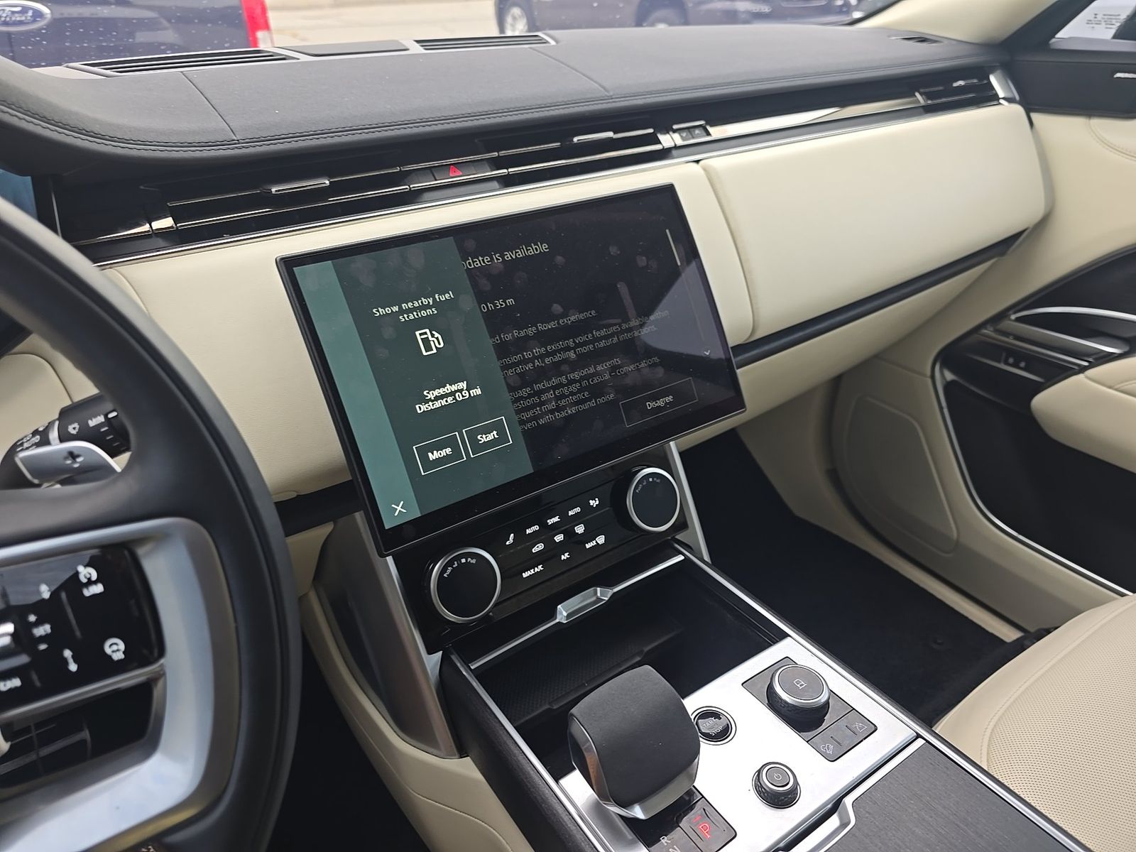 2023 Land Rover Range Rover SE FWD