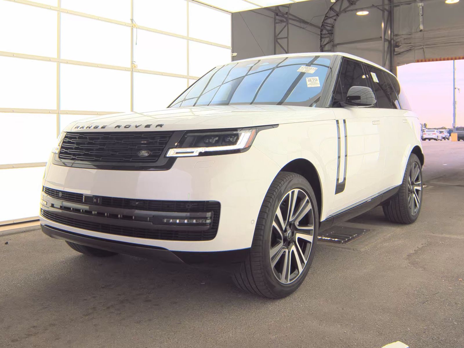 2023 Land Rover Range Rover SE FWD