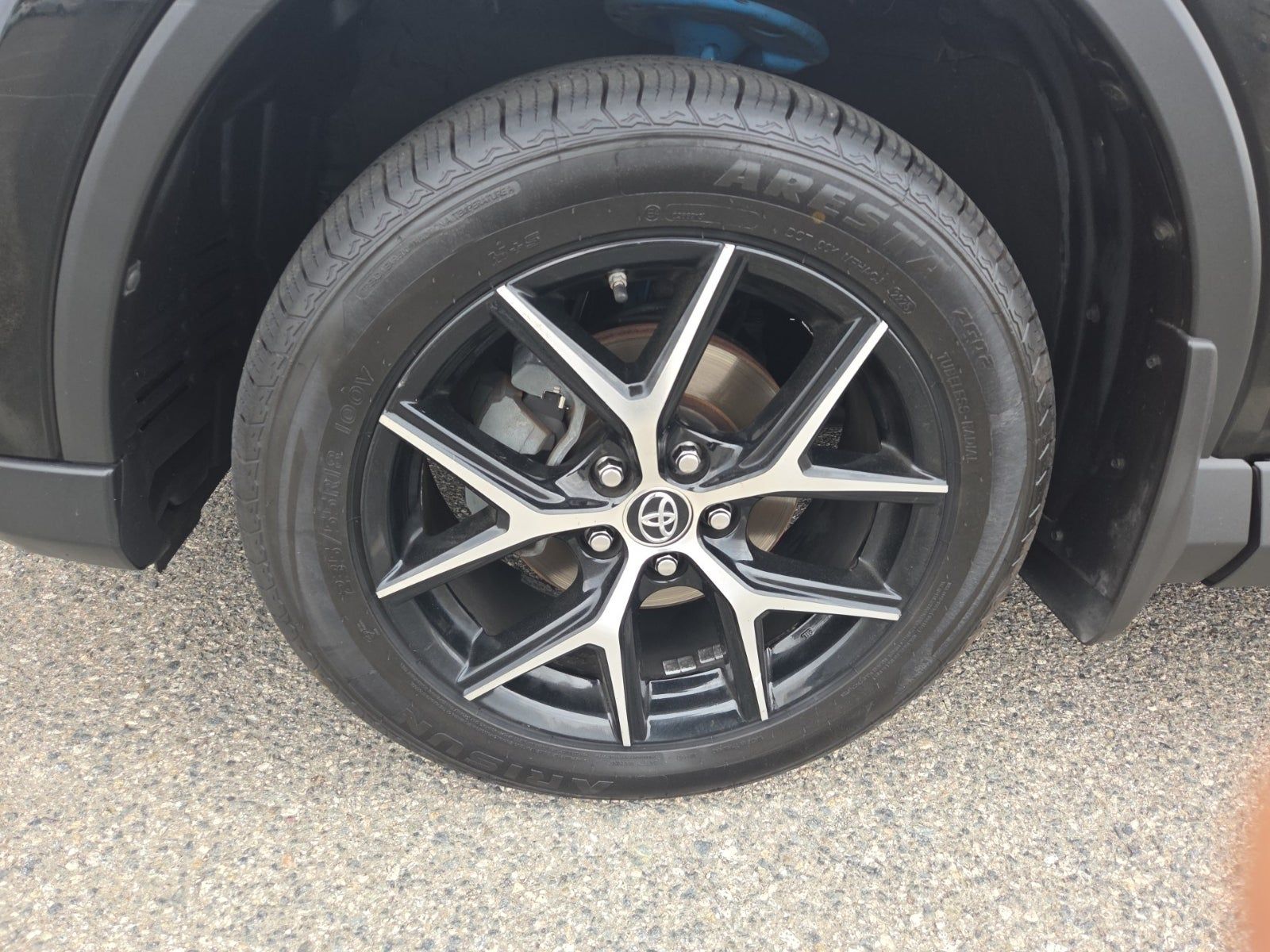 2018 Toyota RAV4 SE FWD